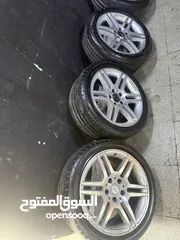  2 جنط مرسيدس w204 AMG  جنط بحالة ممتازه لا كسور ولا خشوط بحالة ممتازه حجم جنط 17 امامي رفيع خلفي عريض
