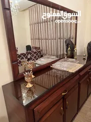  8 غرفة ضيوف مميزة مع طاولة سفرة