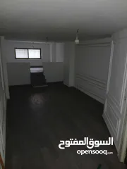  3 مكتب أو عيادة أو صالون للايجار