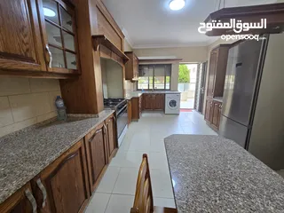  5 عبدون شقه ارضيه مع حديقه و كراج خاص للإيجار الفارغ السنوي