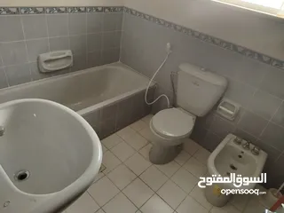  4 شقة طابق ثاني للبيع بسعر مغري جدا مع الأثاث أو بدون خلف جبري