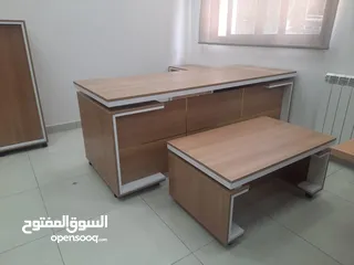  1 مكتب مدير مع جانبية وادراج وطاولة وخزانة