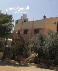  3 منزل مستقل 3 طوابق  للبيع مستغل  للاستثمار ومقسم 4 شقق