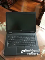 1 لاب توب ديل جديد مع شاحن موديل 2016 بستحمل جميع برامج تعليميه و العاب و ما بقدر للببجي