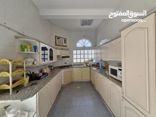  21 7 BR Amazing Villa In Shatti Al Qurum For Rent