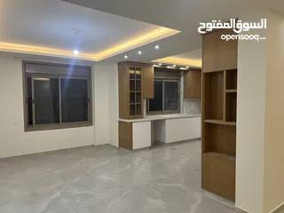  3 شق  للبيع في البالوع قرب بلازا مول