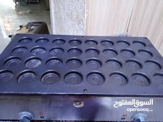  10 عدة وافل وكريب و ماكينة بوظة على الصاج وثلاجة ومطبخ لاتيه وفلتر ونثريات