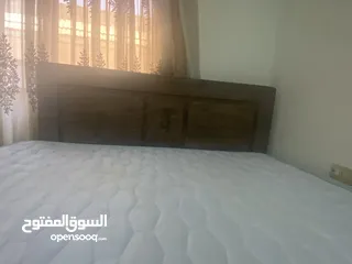 1 تخت مجوز بحالة الوكالة تفصيل للبيع مع الفرشة