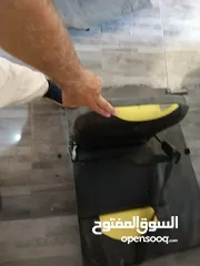  8 كراسي باص فإن