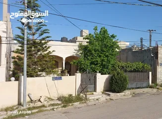  3 بيت مستقل للبيع  في مأدبا مقابل مستشفى النديم الحكومي