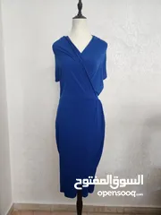  5 فساتين مستعملة للبيع. القطعة الواحدة
