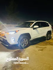  2 Toyota RAV4_LE/AWD 2022