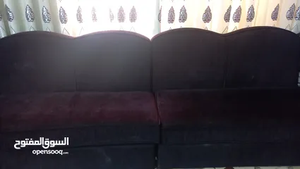  3 كنبيات  معيشة مستعمل للبيع بحالة جيدة خشب سويد واسفنج ضغط عالي عمان  كنبيات مستعملة للبيع