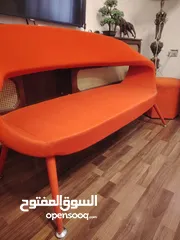  2 كنبايه مكتب + ثلاثه مكاتب للبيع