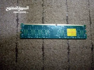  1 قطعتين رام بحالة ممتازة DDR3 512MB 400GHz والثانية DDR2 256MB 200GHz