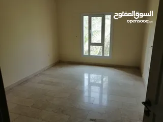  5 فيلا راقيه  للايجار 5 غرف في الحيل الجنوبيه villa for rent