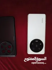  1 شاومي 13 ultra وكاله ولا شخط معاه كامل الاغراض والكرتونه  للبيع او للبدل