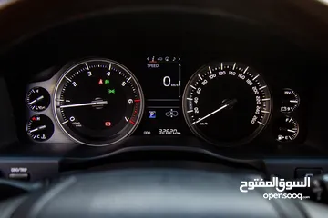  19 تويوتا لاندكروز 2020 VXS أسود للبيع