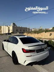  2 BMW 330e 2020