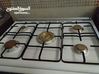 2 غاز و فرن بحالة جيدة جدا للبيع بسعر مناسب .
