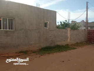  11 عين زارة ازويته جنب مدرسة جبر بن حيان 520متر