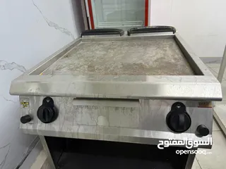  5 عدة مطعم بحالة ممتازة للبيع