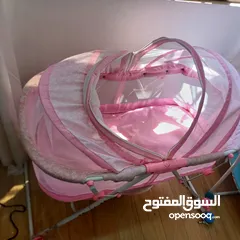  1 تحت بيبي حديث ولادة مع هزاز