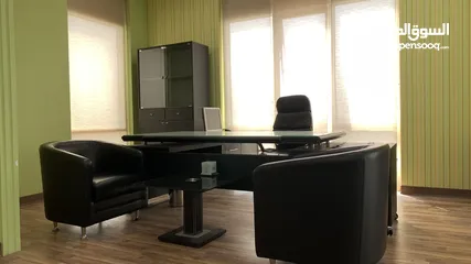  7 أثاث مكتب للبيع وطاولة اجتماعات وكتب جلد office desk meeting table