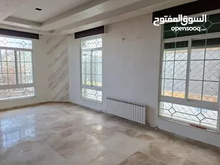  13 فيلا مميزة مطله على مرتفعات جرش والسلط  للبيع