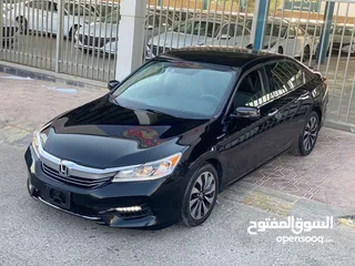  22 Honda Accord Hybrid clean title 2017 (حرة)