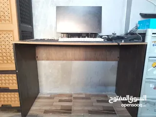  1 مكتب مستعمل + كوميدينا خفيف وكويس جدا وبسعر رخيصصصصص