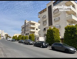  1 شقه طابق اول غير مفروشه للبيع في منطقة الكرسي