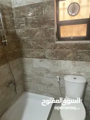  7 شقه للايجار