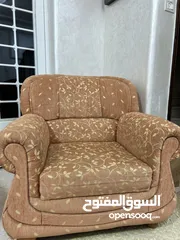  5 طقم كنب كامل للبيع بحالة ممتازة