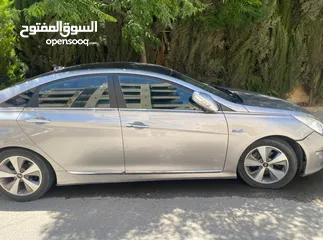 3 سيارة هيونداي سوناتا هايبرد