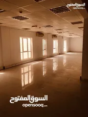  13 مكاتب و معرض للإيجار