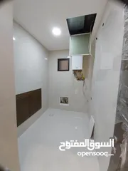  8 الكرسي 185م وتراس امامي وتراس جانبي وخلفي