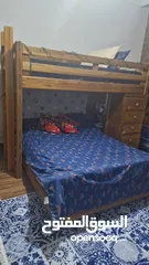  10 تخت طابقين خشب صولد امريكي مع فرشه مفرد ونص + كنبه ثلالثيه ريش + طاولتين جانبيتين حفر