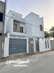  1 منزل للبيع دورين يبعد عن مسجد خلوة الفرجان اقل من 3كيلو