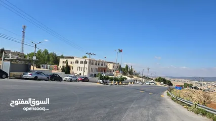  1 1 دونم على طريق اربد جرش القديم مباشره بعد مبنى المحافظه على اليسار