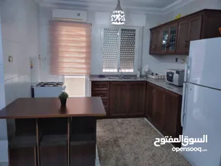  21 شقه مفروشه ديلوكس كاملة الخدمات للايجار الشهري او السنوي في عمارة سكنيه مخدومة يوجد حارس للعمارة