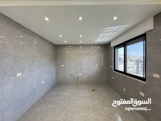  7 شقة فخمة طابق اخير + مع روف