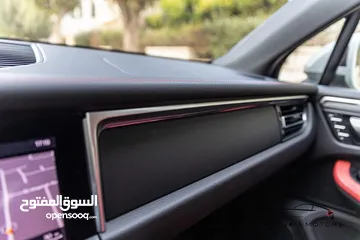  17 Porsche Mecan 2.0L Turbo وارد وكالة نقل