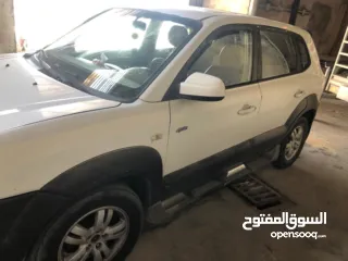  3 توسان 2005 بوضع  جيد  فتحه سقف هوك مرخص  تامين ترخيص