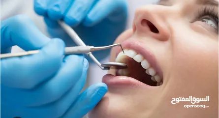  1 مركز اسنان يعمل منذ 7 سنوات بشكل ممتاز للبيع في ارقى مناطق الزرقاء الجديده ولا يزال يعمل