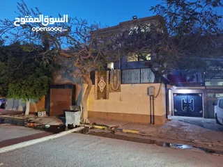  1 منزل ثلاث أدوار خلف قصر عبدو إسماعيل