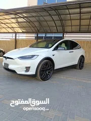  4 Tesla Model X - 2018