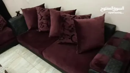  4 كورنر مخمل مستعمل بحالة ممتازة
