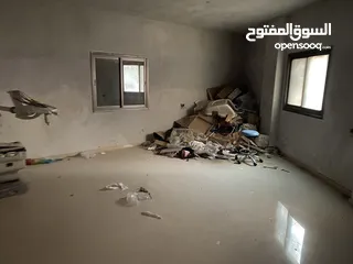  4 محل في سيتي سنتر مبلط ومقصور وجاهز