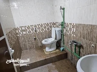  2 عزبه للشباب وغرف للعمال